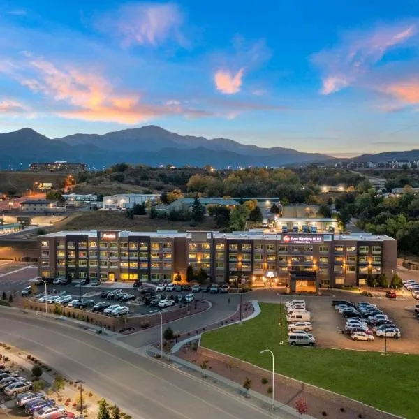 Best Western Plus Executive Residency Fillmore Inn, хотел в Колорадо Спрингс