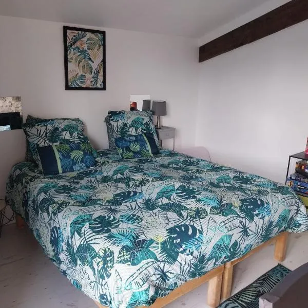 Un air de campagne، فندق في Millac