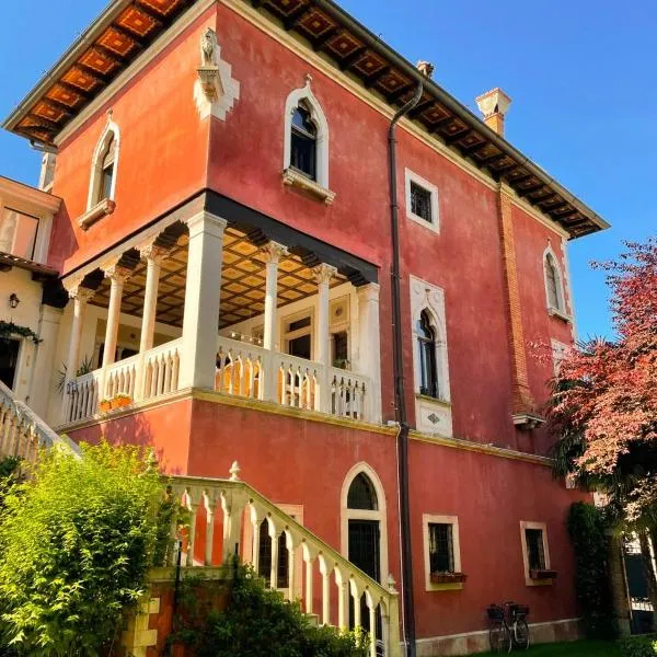 Viesnīca Casa Lovisoni pilsētā Červinjāno del Friuli