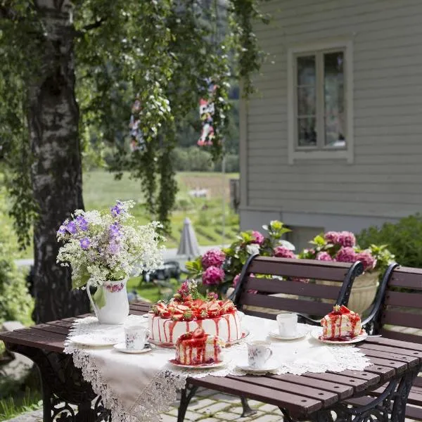 Jordbærstova Feriehus, hotell i Valldal