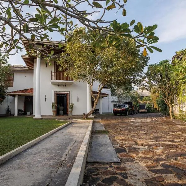 Villa White Queen Resort & Spa, hotel in Galle
