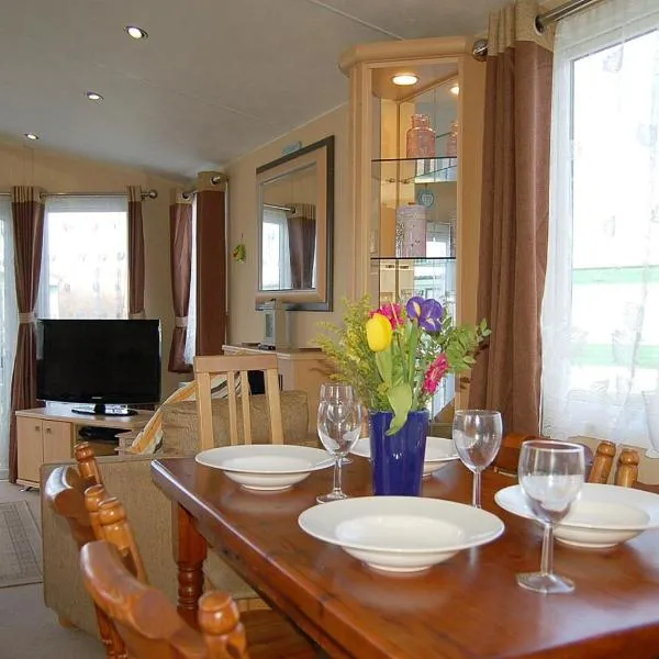Caravan 251 Bryn Y Mor Beach Side Park, хотел в Тиуин