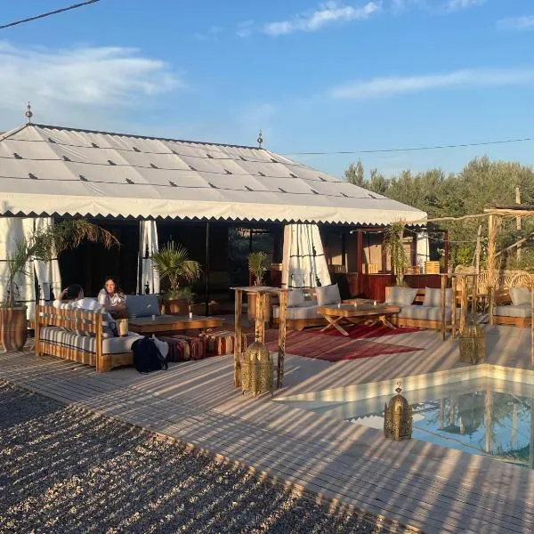 Agafay, La Ferme Nomade Bivouac, hotel v destinaci El Karia