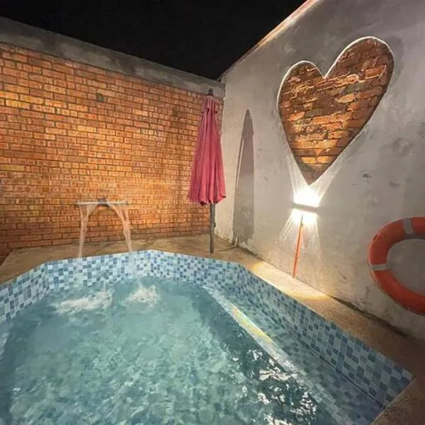 56 Glory 3min to beach private swimming pool BBQ Steamboat, hotel in Port Dickson