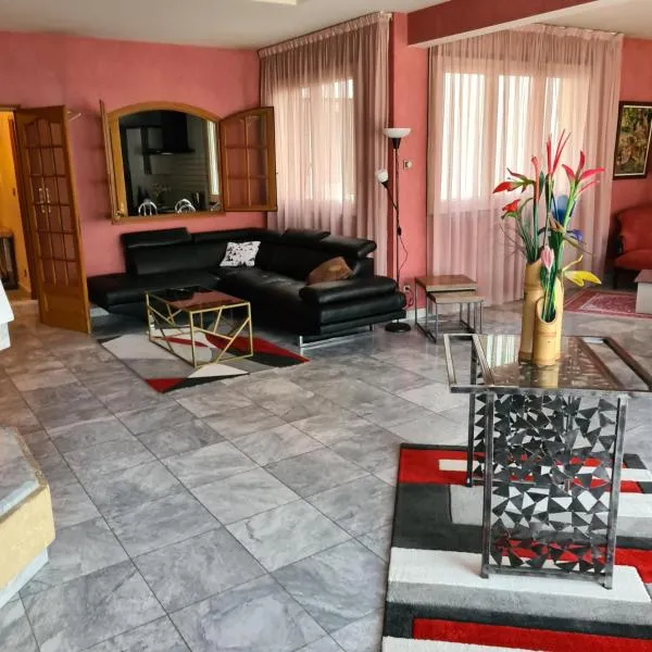 Le Gîte de Massiac, hotel in Massiac