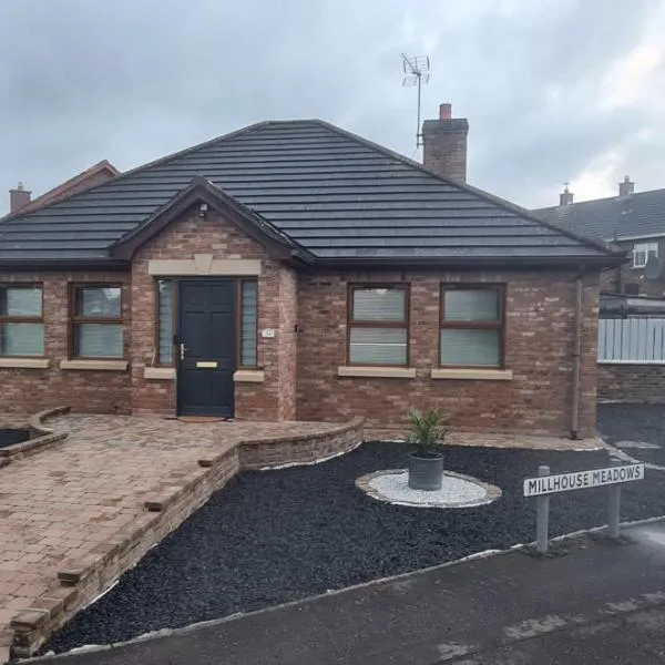 Millhouse Cottage A Luxury 3 bed Bungalow, hotel ad Antrim
