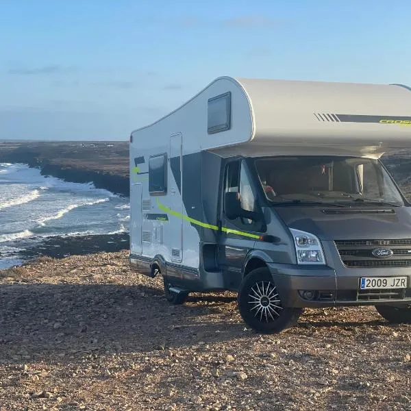 Autocarabana Ford trigano, hotel v destinaci Arrecife