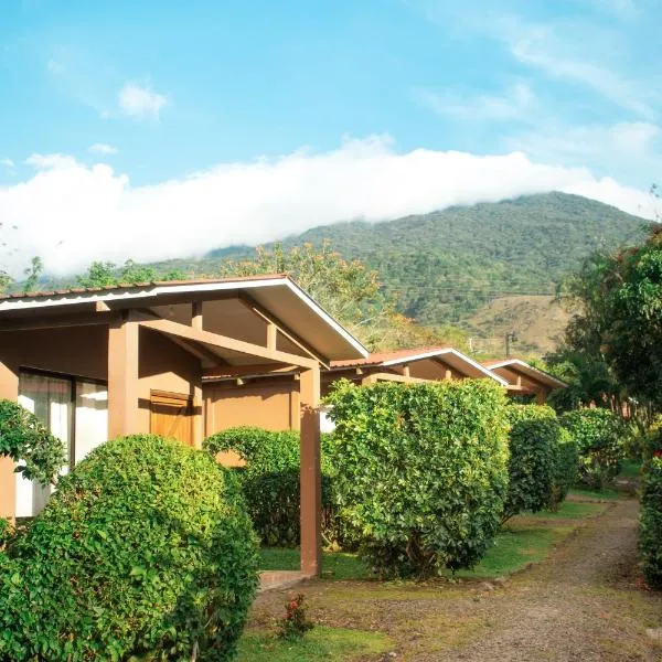 Slow Travel Lodge, hotel en Guayabal