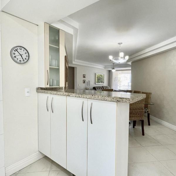 160 - Apartamento em Bombas com 3 dormitórios - Foto 3