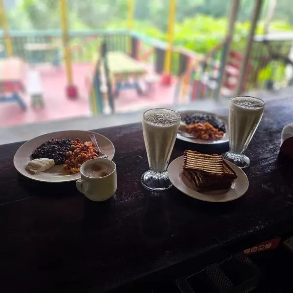 CARIBbEAN Paradise Hotel, hotel v destinaci Lanquín