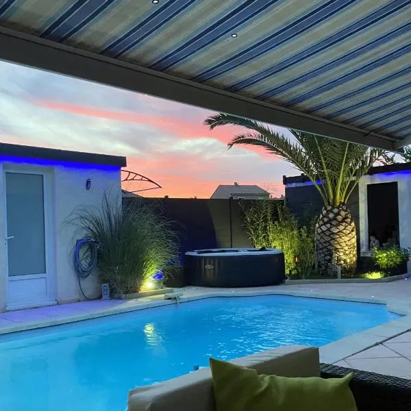 Studio Piscine Pa Ni Pwoblem, hotel in Vitrolles