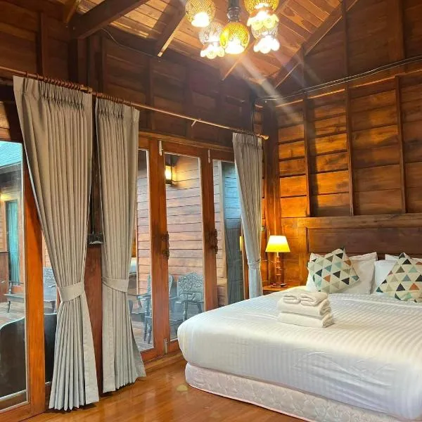 Bann Rai I Na, hotel in Phrae