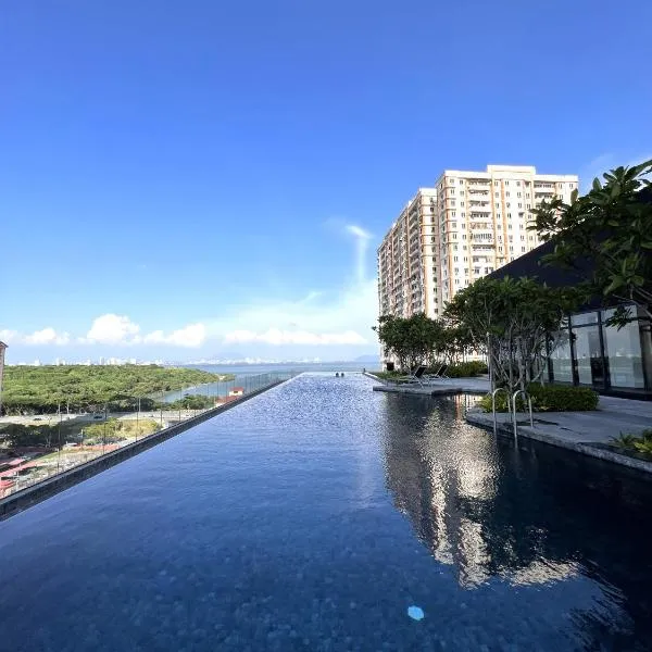 Georgetown Skypool Urban 3BR Family & Baby-Friendly 9pax Seaview Penang, hotel v destinaci Jelutong
