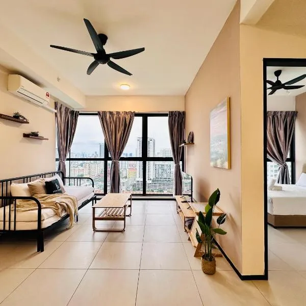 New 2BR or 3BR Cozy Urban Suite Homestay at Georgetown8-10pax by URBAN STAYCATIONS LOD, hotel v destinaci Jelutong