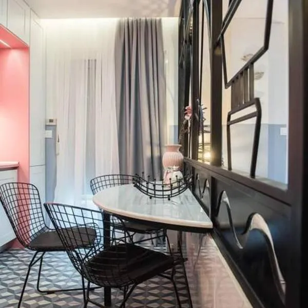 Petit 2, hotel v Soluni