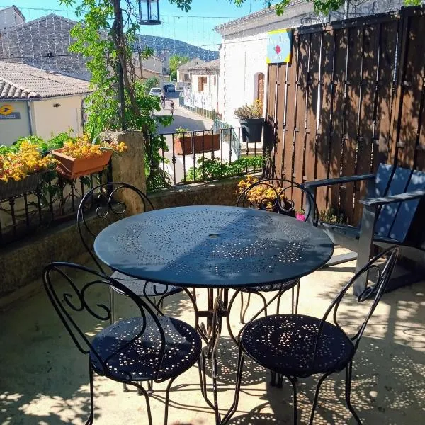 Gîte Chez Dado & Denis Saint Martin d'Ardèche, hotel v destinácii Saint-Martin-dʼArdèche