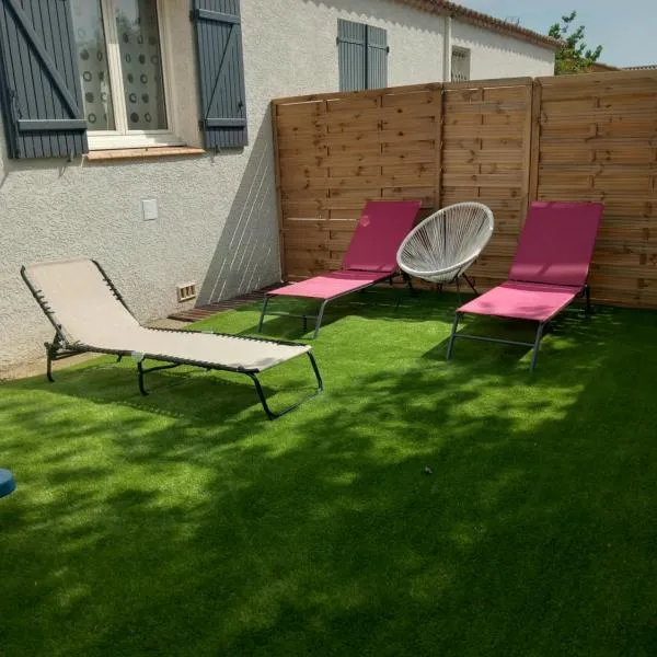 Appartement avec jardin, hotel in Servian