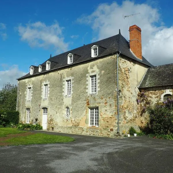 Les Grands-Aulnais – hotel w mieście Cossé-le-Vivien