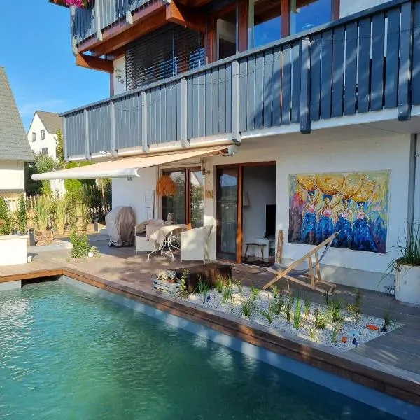 Studio 22, Terrasse,Pool,Sauna,Ofen – hotel w mieście Neuffen