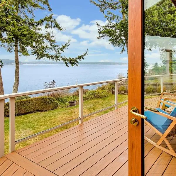 Luxury Beach Home Ocean View Sonos, hotel in Langley