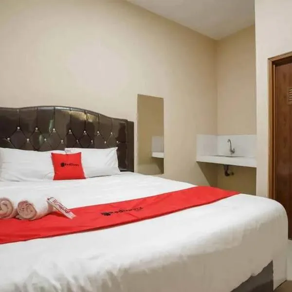 RedDoorz near UBL Lampung 2, hotell i Negarasaka