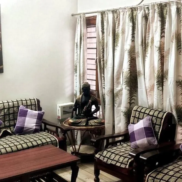 Sweet Home,Stay with Maneesha&Ajay 3Rooms Kitchen, hótel í Lucknow