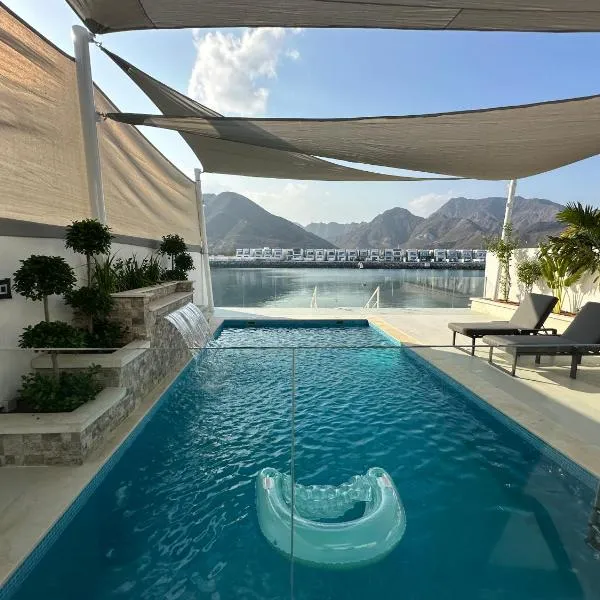 Al Dana Sea View Villa, hotel v destinaci Fudžajra