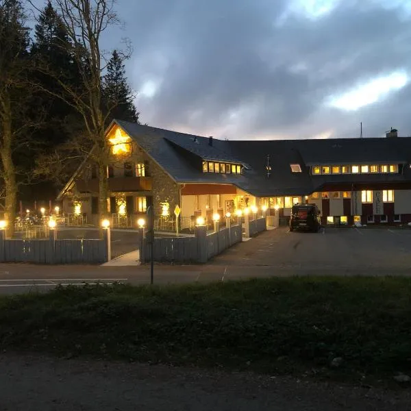 Waldhotel Auerhahn "Hochkopfhaus", hotel v destinaci Todtnau