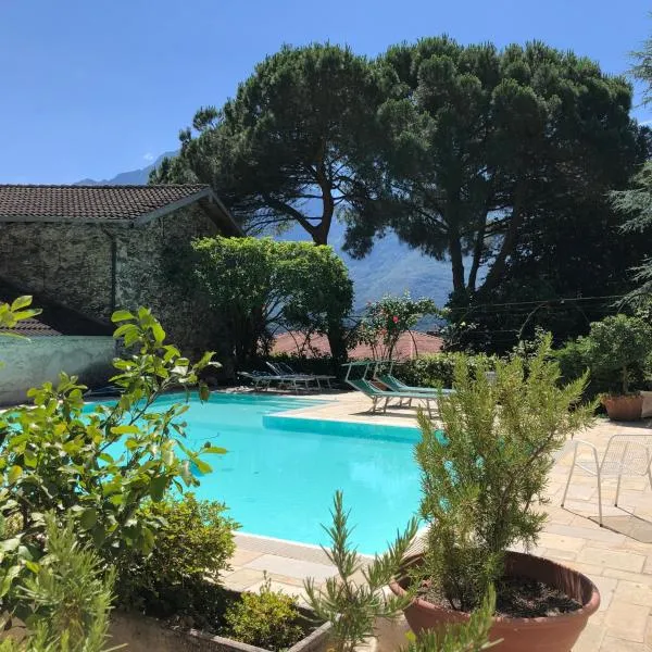 Villa Eden jacuzzi pool & private parking, hotel en Domaso