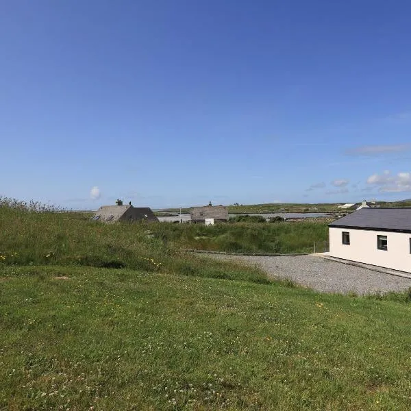 Eala Bhàn Cottage, hotel in Carinish