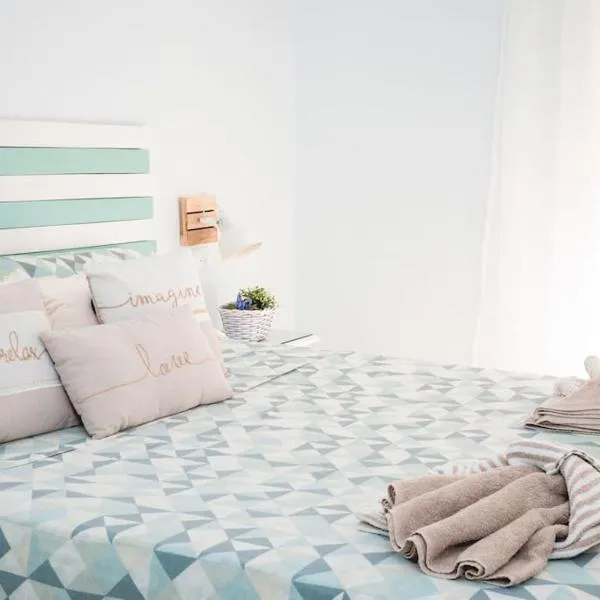 Precioso apartamento en el Calón Playa con vistas y piscina, готель у місті El Calón