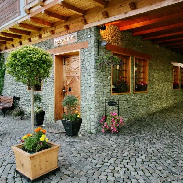 Hotel Çarshia e Jupave, hotel v destinaci Gjakove