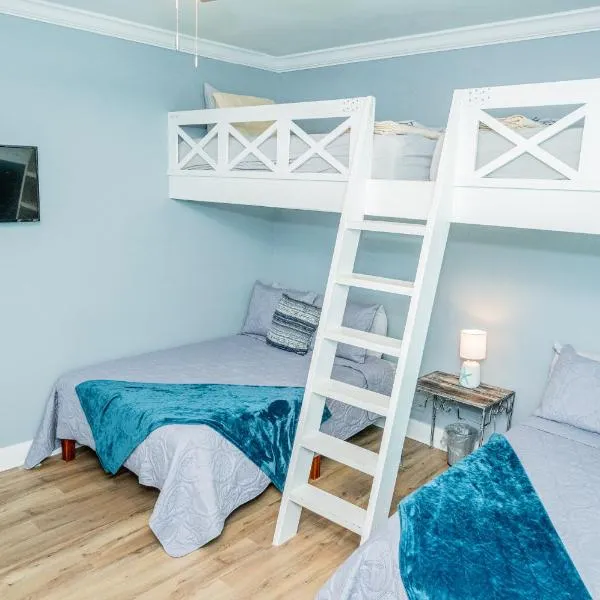 Cottage Beach House Steps From Beach 3 bedroom 2 bath、ガルフ・ショアーズのホテル