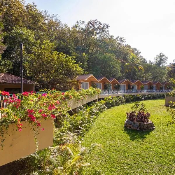 Stone Wood Jungle Resort, Dandeli, hôtel à Sāmbrāni