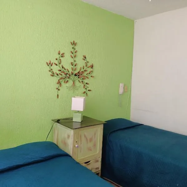 Casona Luciérnaga-Casa de Huéspedes, hotel v destinaci León