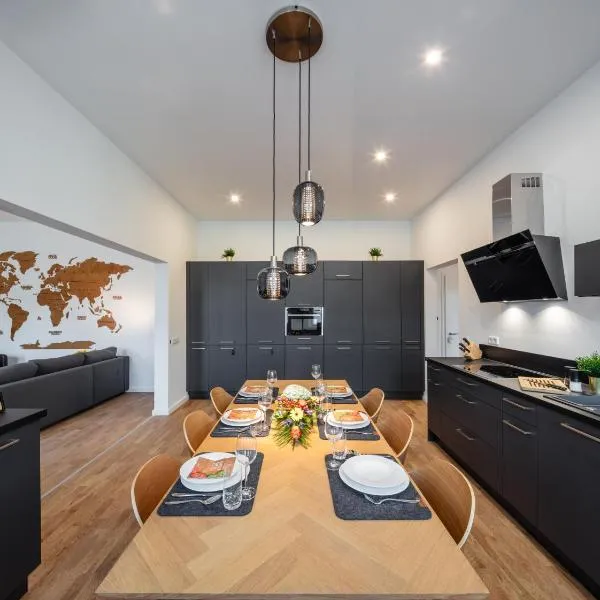 Goethe Palais Suite Anna Amalia l 1-8P l Lift l Parkplatz, Hotel in Aue