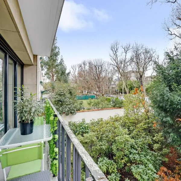 Bel appartement 3 pièces 2 chambres 76M2 + balcon + Parking, hotel in Neuilly-sur-Seine