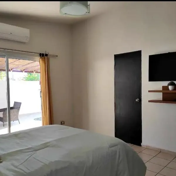 3 Bedrooms Home. Walking distance to the Malecon.、ラパスのホテル