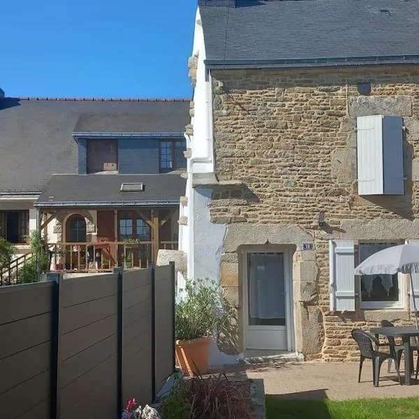 Maison de campagne au calme, hôtel à Molac