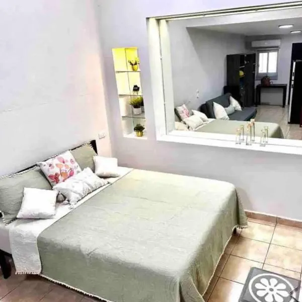 Apartment in the Heart of La Paz. Walking distance to El Malecon., hotel a La Paz