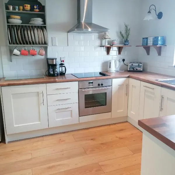 Castlebar 3 bedroom house, hotel v destinaci Castlebar
