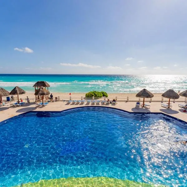 Amazing Caribbean Ocean view at Villas Marlin in Cancun, hotel v mestu Cancún