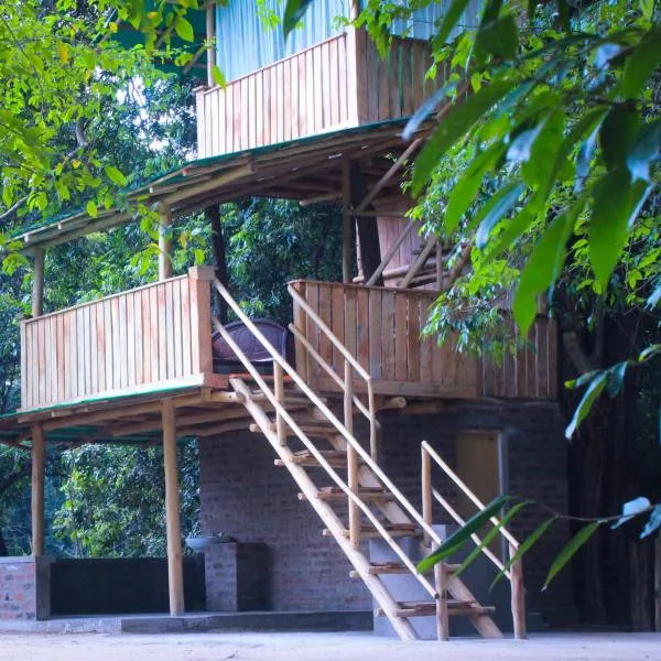 Forest Tree Top Holiday Resort, hotel in Buttala