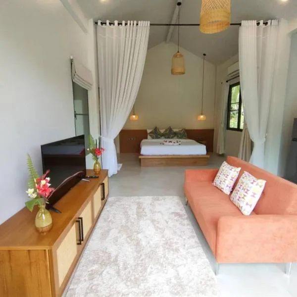 Crystal Beach №4 โรงแรมในหาดสลัด