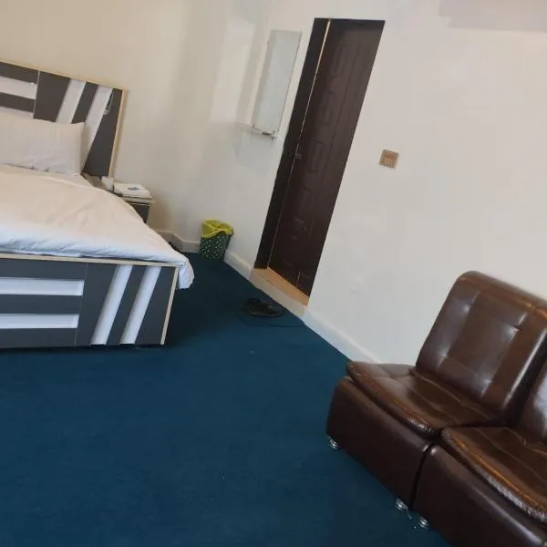 Hotel Royal Sweet, hotel v destinaci Lahore