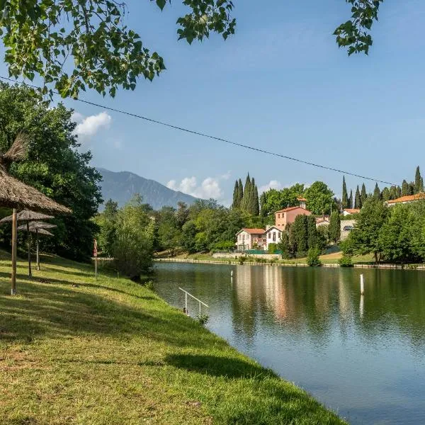 Camping les Rives du Lac de Vinça, hotel in Vinça