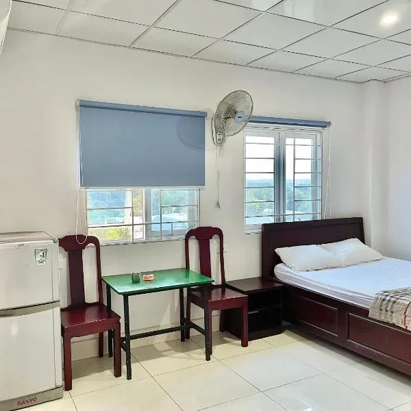 Thủy Quỳnh hotel, hotel v mestu Bến Cát