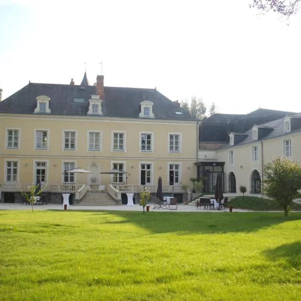 Hôtel Le Saint Martin, hotel v destinaci Sablé-sur-Sarthe