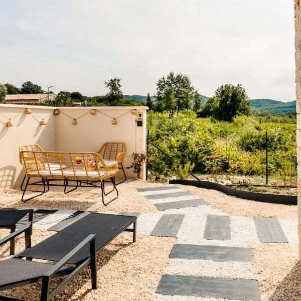 Spa&Stay - Anna Outdoor Private Jacuzzi, отель в городе Гударг