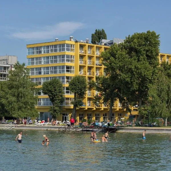 Hotel Lido, hotel v Siófoku